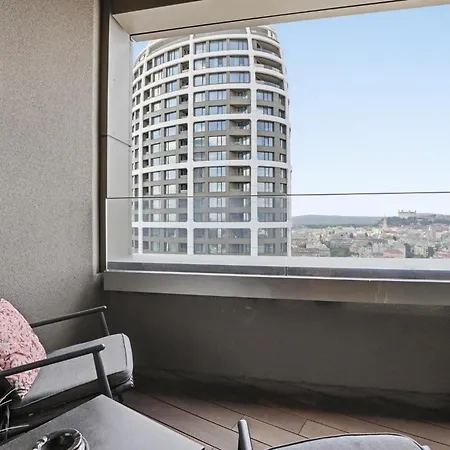 아파트 18th Floor Sky Park View 브라티슬라바